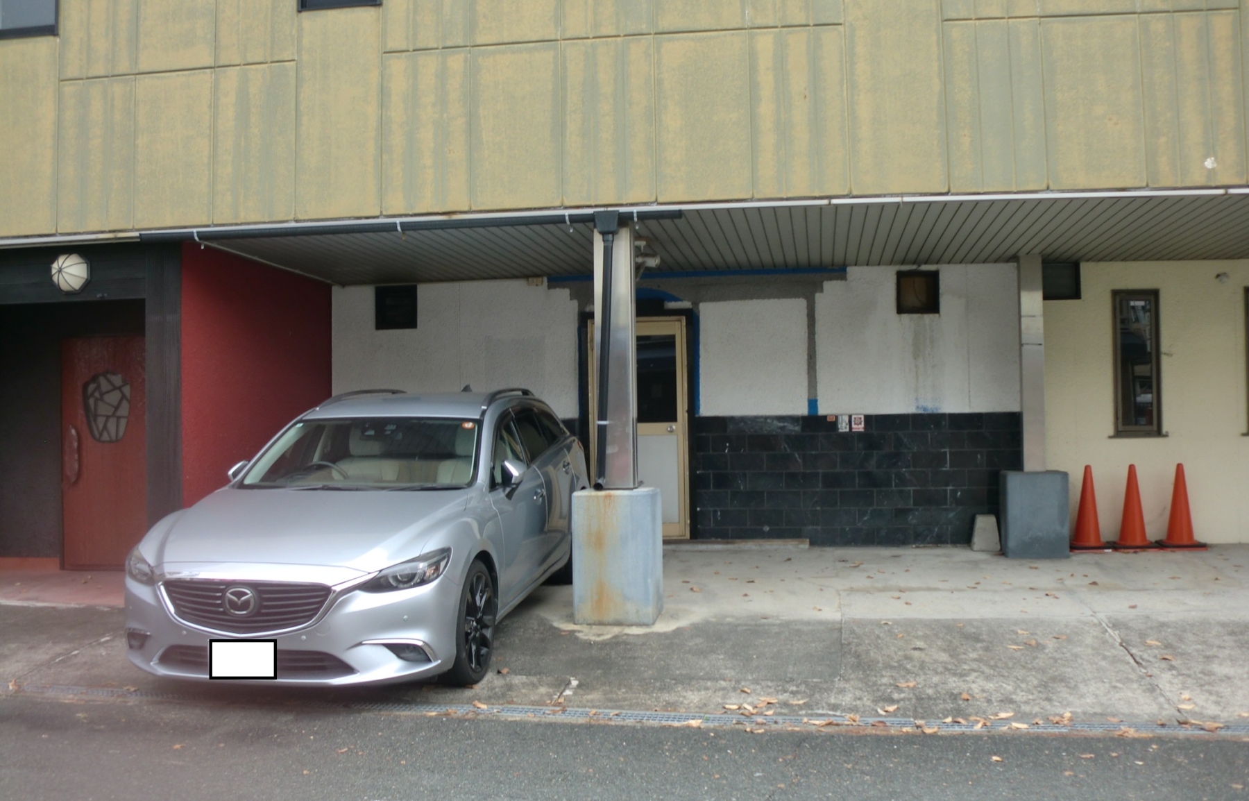 アバンティーテナント1号の写真