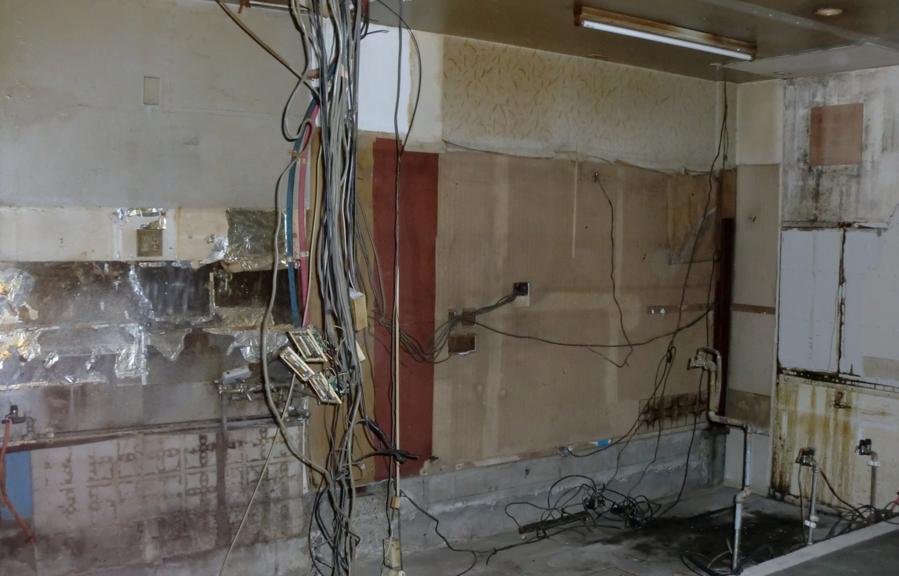 アバンティーテナント1号の写真