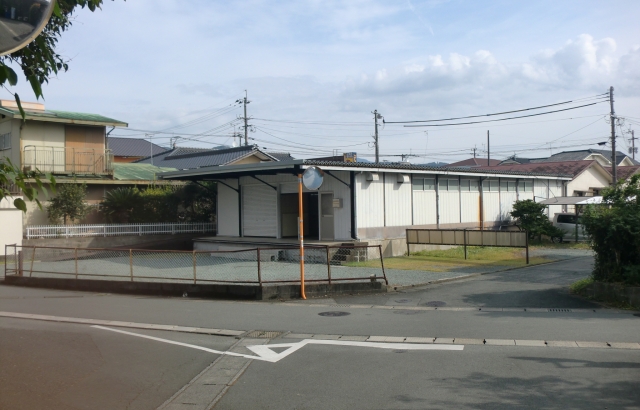 築山倉庫の写真