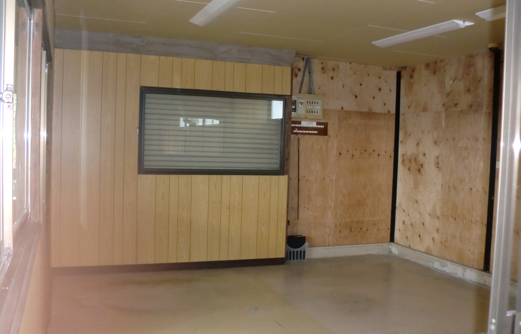 築山倉庫の写真