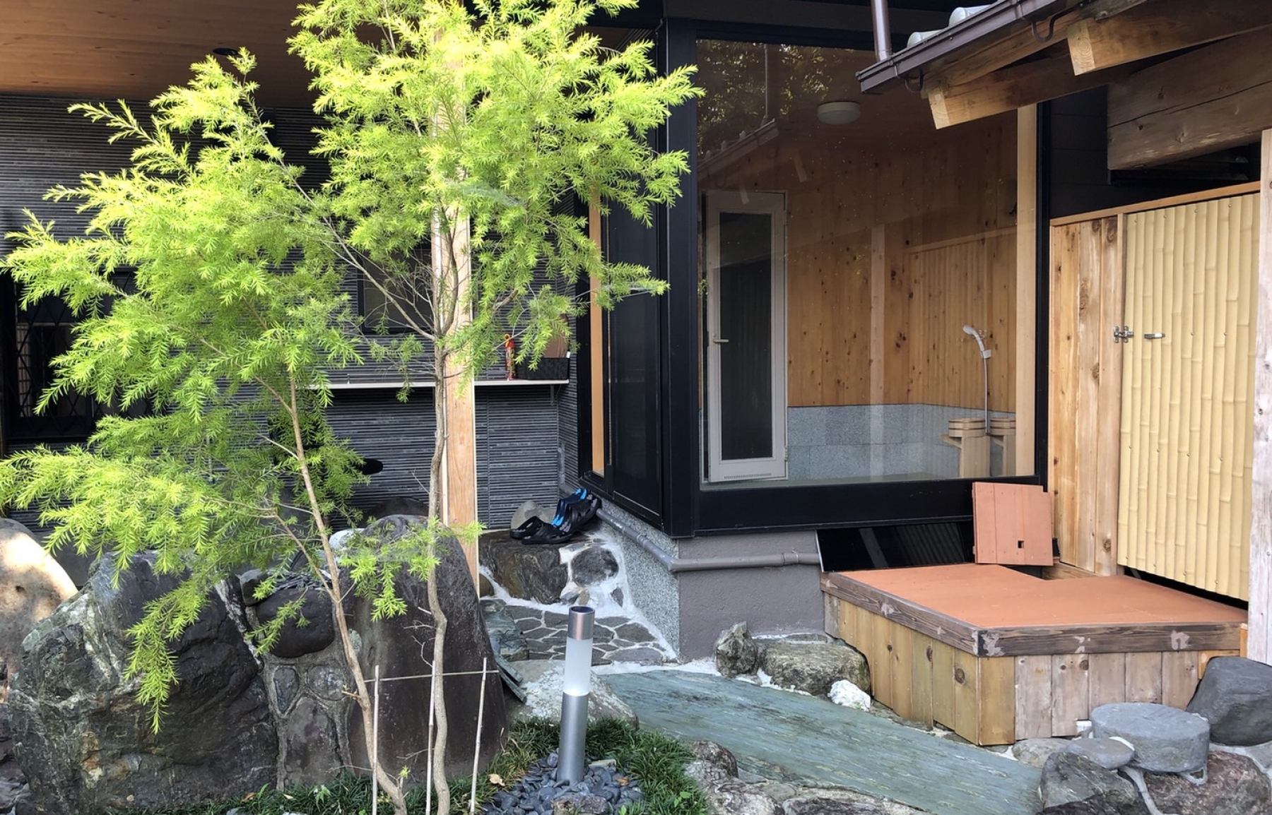 平山の温泉付き邸宅の写真